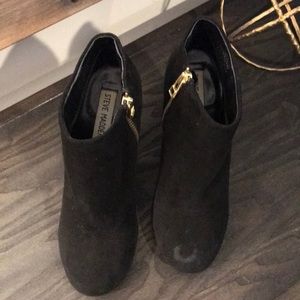 Steve Madden suede booties
